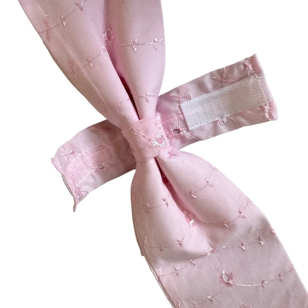 The Bow Next Door Pink Eyelet Basket Bow Floral Embroidery Decor Accessory‎ 20x4